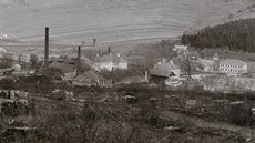 Pohled na areál skláren v Kvtné na nedatované archivní  fotografii. 