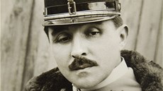 Porcelánový baron Jiří Haas byl velkým svůdníkem. Porcelánový baron Jiří Haas byl velkým svůdníkem.