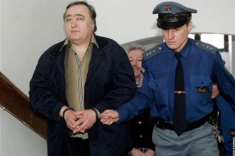 Josef Opava dostal u soudu první instance z bývalých policist nejvyí, trnáctiletý trest.