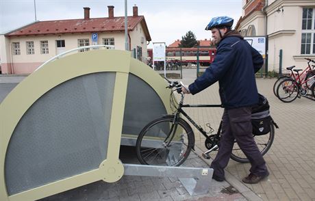 Uherské Hradit poídilo zatím deset box k vlakovému nádraí, pokud bude...