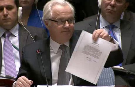 Ruský velvyslanec pi OSN Vitalij urkin na zasedání Rady bezpenosti OSN.