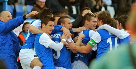 Fotbalisté Táborska se radují z výhry nad Hradcem Králové.