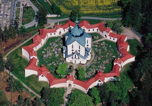 Zelená hora u áru nad Sázavou - pipomíná záící hvzdu nebo Slunce. Naprosto...