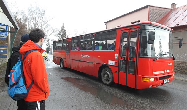 Autobusy spolenosti Arriva Východní echy se z východního smru cestuje do...