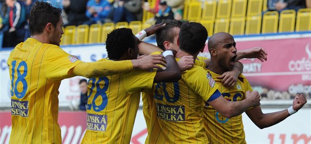 Tepličtí fotbalisté slaví gól Tepličtí fotbalisté slaví gól