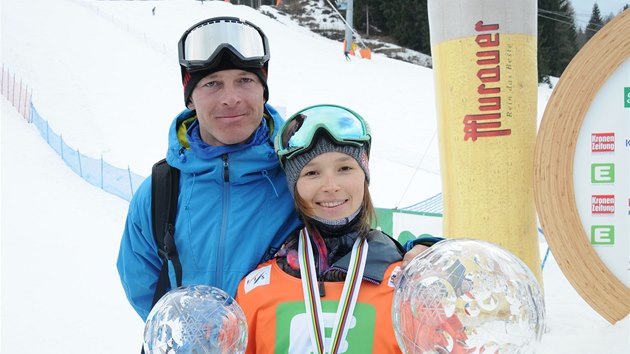 rka Panochov si v Kreischbergu zajistila celkov vtzstv ve Svtovm pohru freestylovch discipln i slopestylu. Pyn me bt i jej trenr Martin ernk.