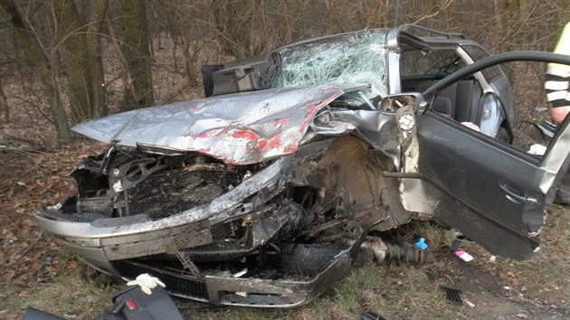 Nehoda u Soblek u Kyjova na Hodonnsku. Silnice kvli elnmu stetu fabie s octavi se musela na dv hodiny uzavt. (4. bezna 2014)