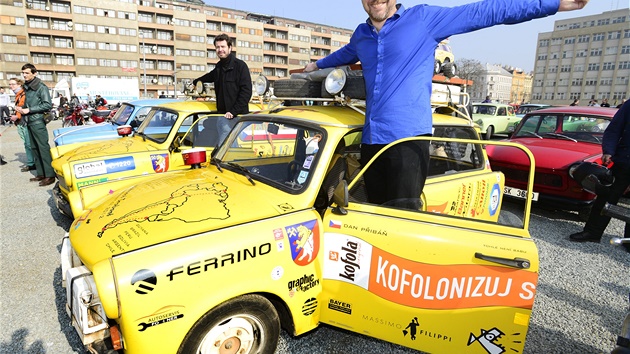 Fanouci trabant a polských fiat na Letné