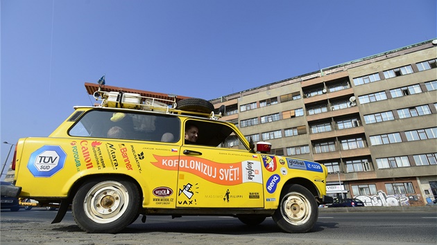 Fanouci trabant a polských fiat na Letné