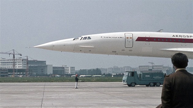Pí prototypu Concorde se zataitelným tepelným títem s przory.