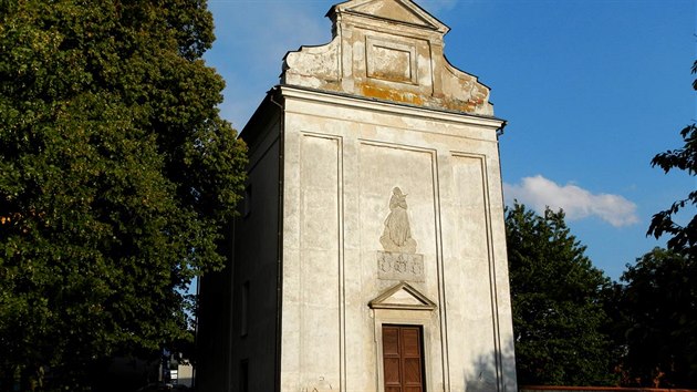 Po rekonstrukci se zpstupn i kaple Panny Marie Bolestn v obci Kmen. Ta dve slouila jako hrobka majitel hradu Kmen.