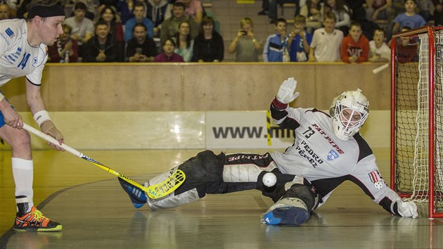 Momentka z florbalovho duelu Otrokovice (modrobl) vs. Chodov