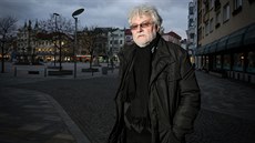 Spisovatel Petr Vrchlabský už jen vzpomíná, jak bylo i na centrálním náměstí v... Spisovatel Petr Vrchlabský už jen vzpomíná, jak bylo i na centrálním náměstí v...