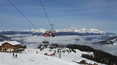 VÝHLED NA DACHSTEIN. Z horní stanice lanové dráhy nad Flachau se otevírá výhled... VÝHLED NA DACHSTEIN. Z horní stanice lanové dráhy nad Flachau se otevírá výhled...