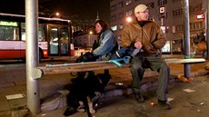 Na lidi žijící na ulici narazí sociální kurátoři spíše po setmění. Na lidi žijící na ulici narazí sociální kurátoři spíše po setmění.
