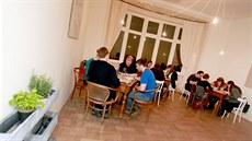 Bytovou restauraci Debut provozují dva kamarádi v brněnské Gorkého ulici. Bytovou restauraci Debut provozují dva kamarádi v brněnské Gorkého ulici.