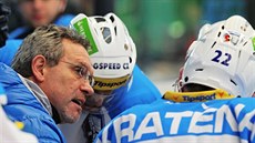 Milan Razým radí plzeňským hokejistům Milan Razým radí plzeňským hokejistům