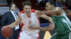 DEBAKL. Nymburský Vojtěch Hruban vede míč v utkání proti ruské Kazani. Pro... DEBAKL. Nymburský Vojtěch Hruban vede míč v utkání proti ruské Kazani. Pro...