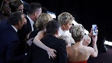 Ellen DeGeneres práv poizuje selfie s hollywoodskými hvzdami, která se stane...