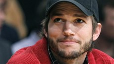 Ashton Kutcher (1. kvtna 2012)