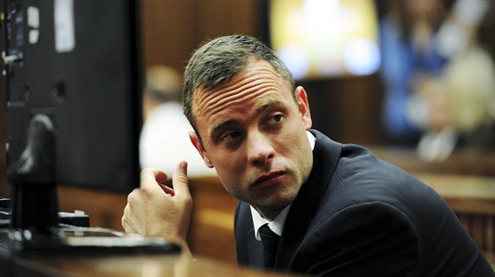 Oscar Pistorius bhem probíhajícího soudu v JAR (19. bezna)