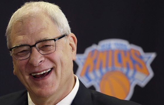 Phil Jackson pebírá NY Knicks coby prezident.