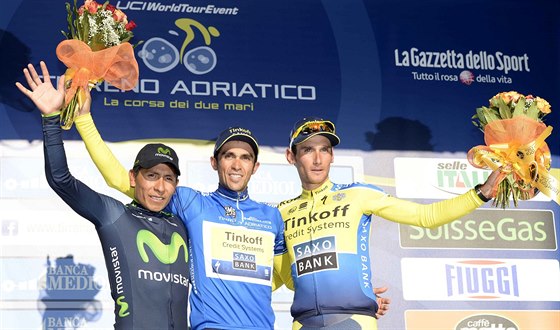 ÚSP̊NÉ DUO. Alberto Contador (uprosted) a Roman Kreuziger (vpravo) na stupních vítz Tirrena-Adriatika.