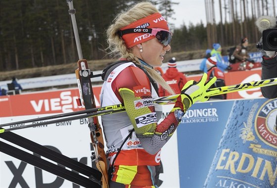 V CÍLI. Gabriela Soukalová po skonení sprintu ve finském Kontiolahti