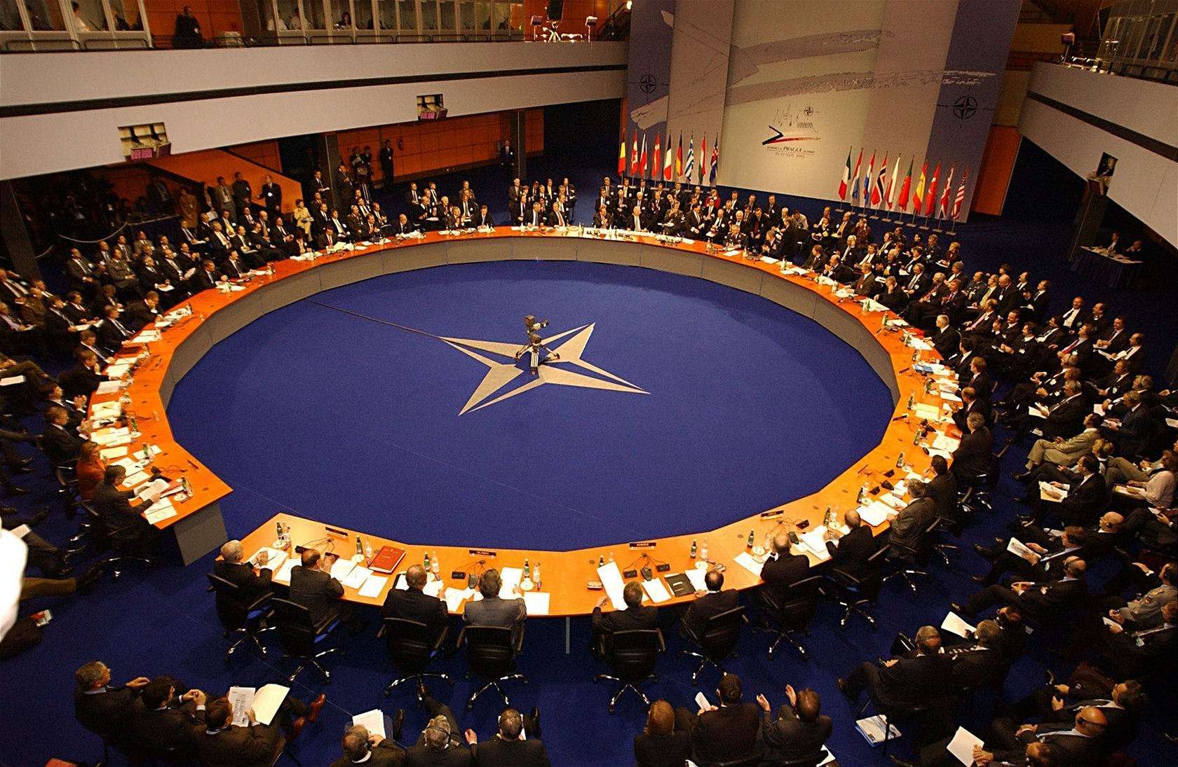 Summit NATO v Praze. (2002) Summit NATO v Praze. (2002)