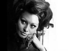 Sophia Lorenová na archivním snímku v televizním seriálu Hvzdy stíbrného...