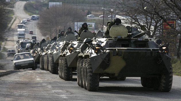 Rusk transportry na Krymu (12. bezna 2014)