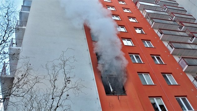 Por v panelovm byt v Pruneck ulici v Brn zamstnal zsahov sloky. koda po poru bytu ve druhm pate in okolo 900 tisc korun.