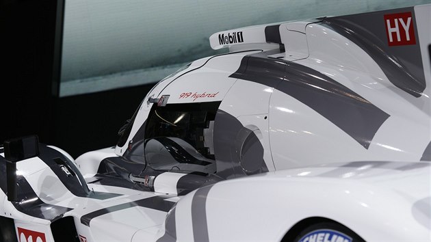 Porsche 919 Hybrid, zvodn specil pro Le Mans se pedstavil na autosalonu v enev.