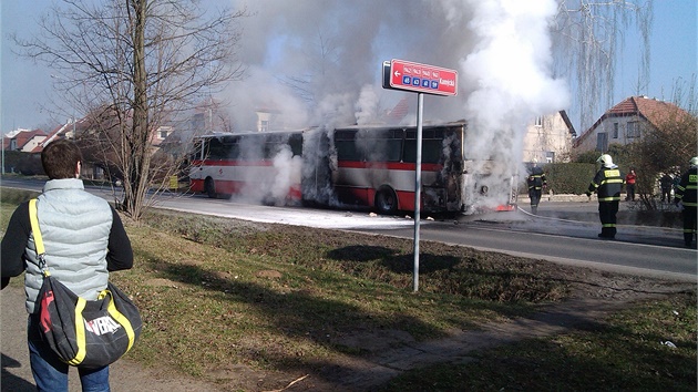 Autobus 107 v plamenech