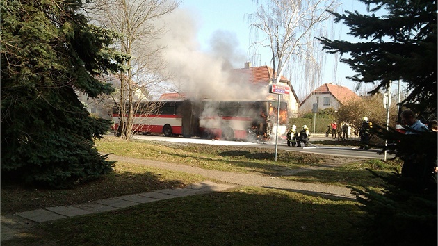 Autobus 107 v plamenech