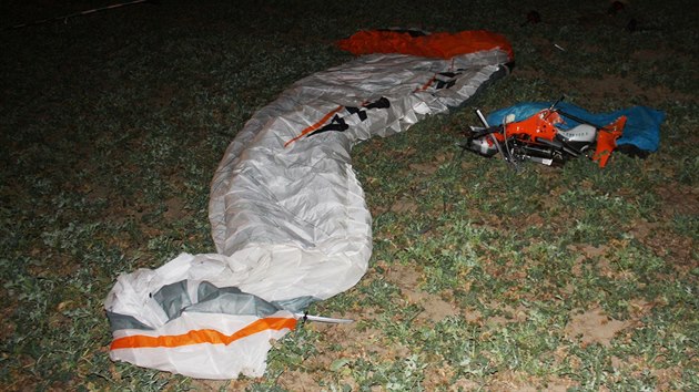 Let motorovm padkem na Karvinsku skonil smrt pilota. (13. bezna 2014)