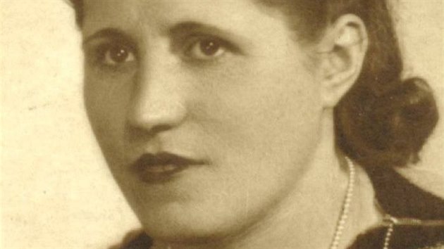 Marie Kovrnkov pochzela ze vsi Ohrazenice, co je soust Jaromic nad Rokytnou. Sblili se v Praze v roce 1942.