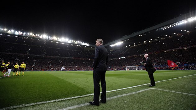 OHROEN TRENR. David Moyes, kou Manchesteru United, ped zpasem s Olympiakosem na Old Trafford.