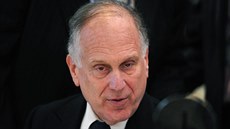 Miliardář Ronald Lauder rezignoval na funkci nevýkonného předsedy správní rady... Miliardář Ronald Lauder rezignoval na funkci nevýkonného předsedy správní rady...
