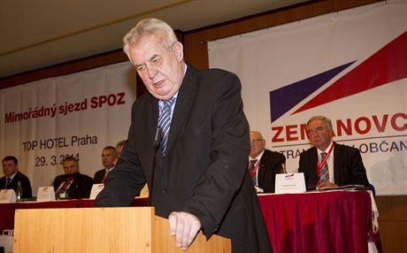 Prezident Milo Zeman se zastal ministra Andreje Babie, jeho premiér Bohuslav Sobotka vyzval, a ukoní své podnikání a vnuje se jen politice