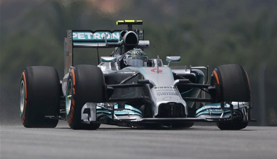 Nico Rosberg  - nejrychlejí závodník druhého tréninku na Velkou cenu Malajsie.
