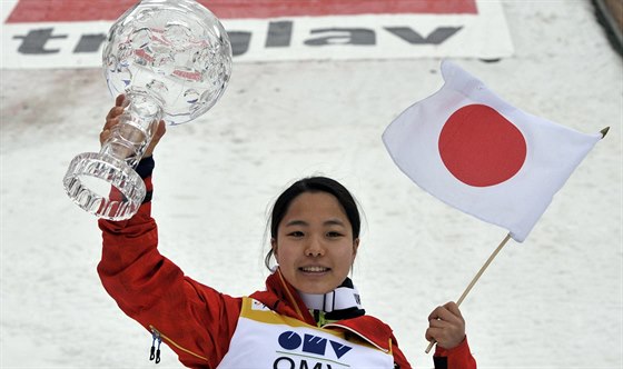 Japonská skokanka na lyích Sara Takanaiová vyhrála finále Svtového poháru v...
