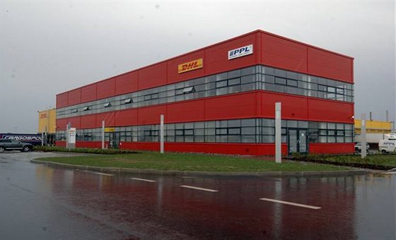 Spolenosti DHL a PPL otevely první spolený terminál. Do tí let jich chtjí v esku postavit deset.