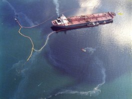 Exxon Valdez bylo jméno tankeru americké ropné spolenosti Exxon Mobil podle...