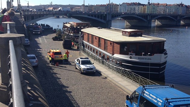 Ve Vltav pobl Mnesa byla nalezena mrtvola (20.3.2014)