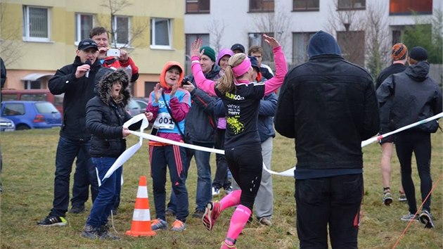 Tady u je to jasn, Lucie strhv clovou psku.