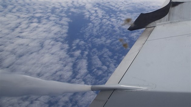 Australsk ptrac letadlo vracejc se z letu nad Indickm ocenem, kde posdka hledala indicie ke ztracenmu letu MH370