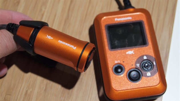 Outdoorov kamerka panasonic HX-A500 um natet ve 4K, je vodotsn a na pn zpomal a na 200 snmk za sekundu.