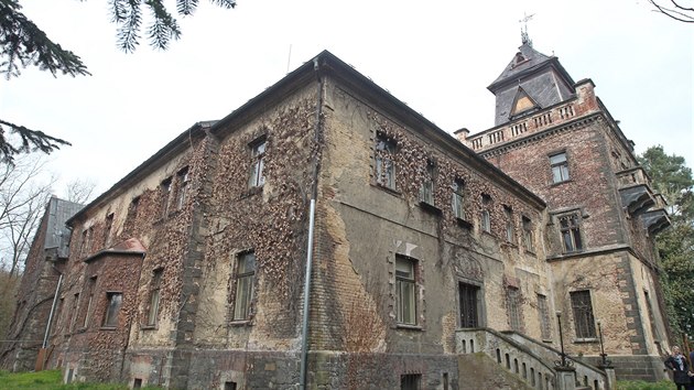 Pardubický Zámeček, kde za Heydrichiády bylo popraveno okolo dvou stovek lidí, včetně obyvatel vypálených Ležáků.