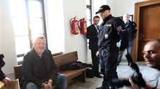Ivo Rittig u Obvodního soudu pro Prahu 5. (21.3. 2014)